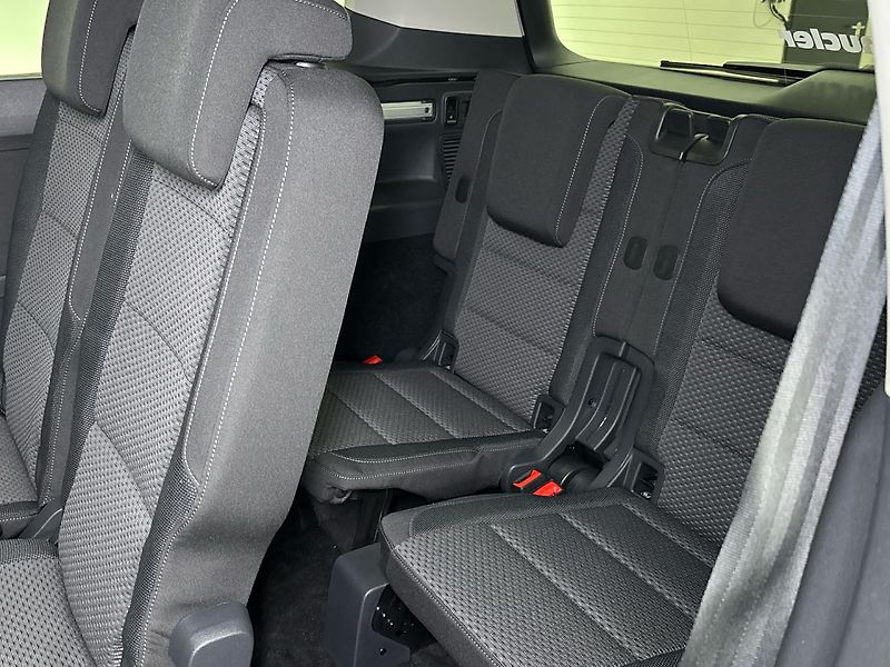 Volkswagen Touran (2026) MPV - fotka 27 z 30