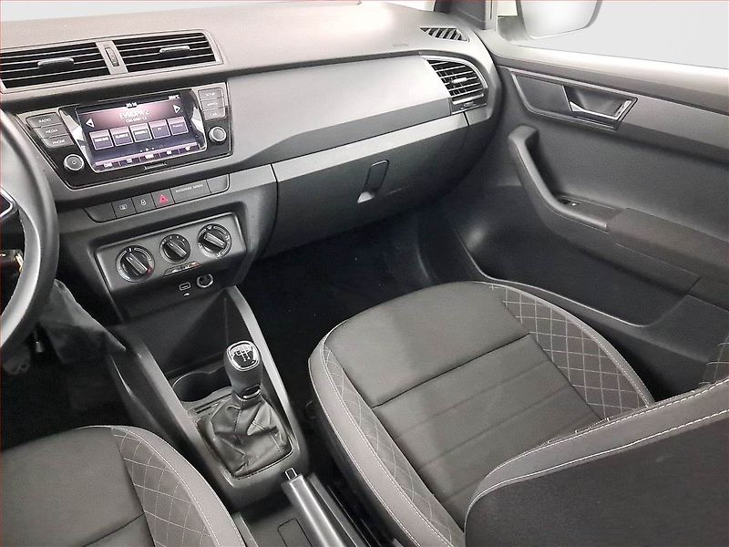 Škoda Fabia (2021) Ambition 1.0 TSI, ČR,1.maj - fotka 8 z 17