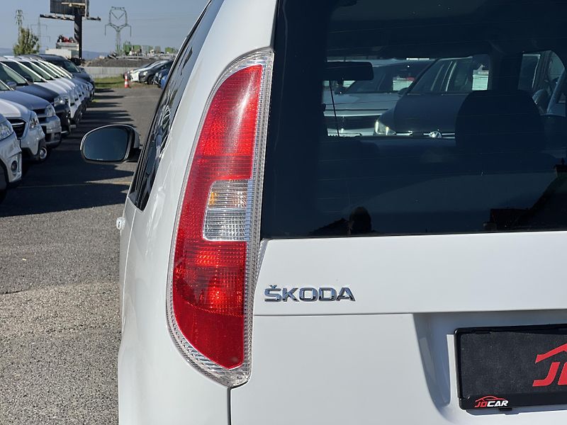 Škoda Roomster 1.2TSi 77kw PANORAMA TEMPOMAT - fotka 38 z 40
