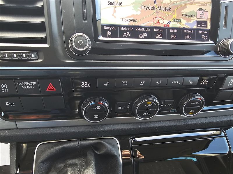 Volkswagen Multivan 2,0 TDi 110 KW Bully 7 míst TZ - fotka 21 z 52