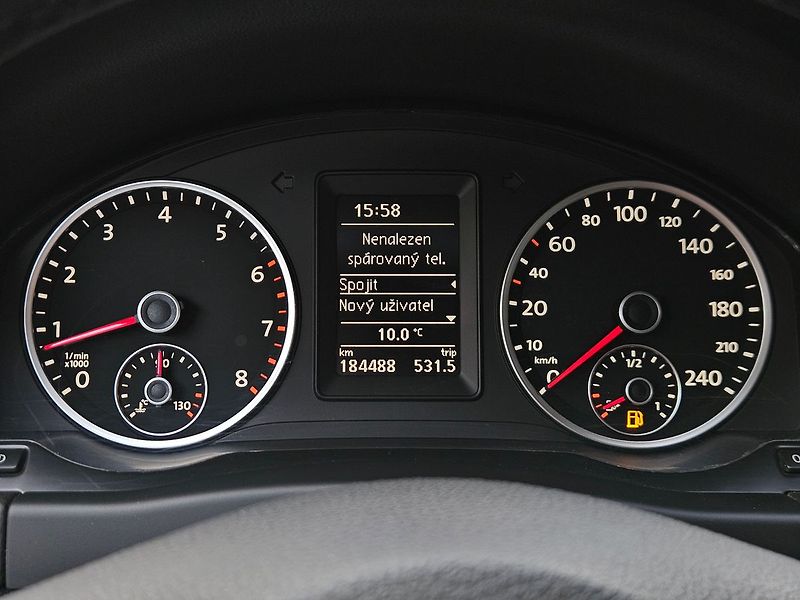 Volkswagen Tiguan 1,4 TSi, ČR, 1.maj, serv.kn. - fotka 20 z 40