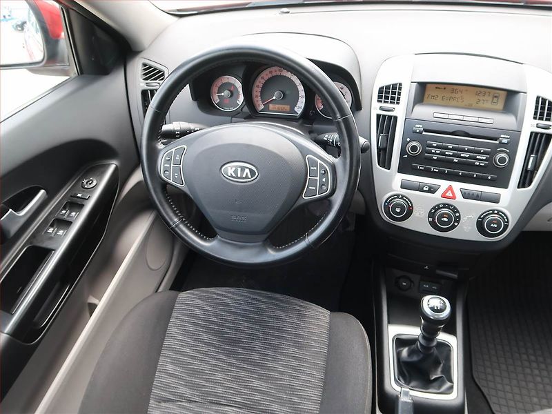 Kia Ceed (2007) 1.6 i, nová STK, Tažné - fotka 7 z 16