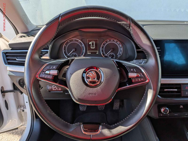 Škoda Kamiq (2023) 1.0TSi, ČR, Style, LED - fotka 12 z 15