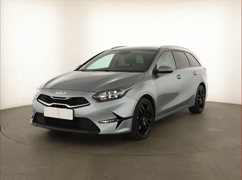 Kia Ceed (2022) 1.5 T-GDI, ČR,1.maj - fotka 2 z 14