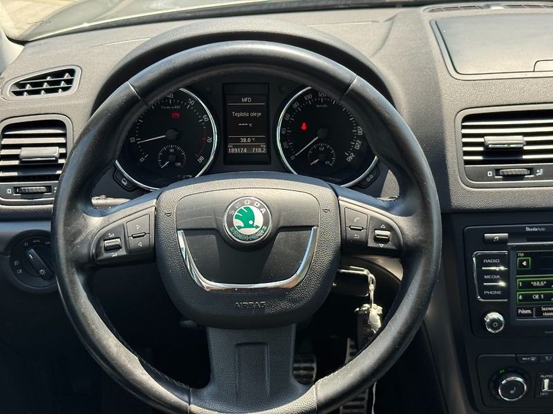 Škoda Yeti (2012) Elegance 1,2 TSI 77 Kw - fotka 16 z 37