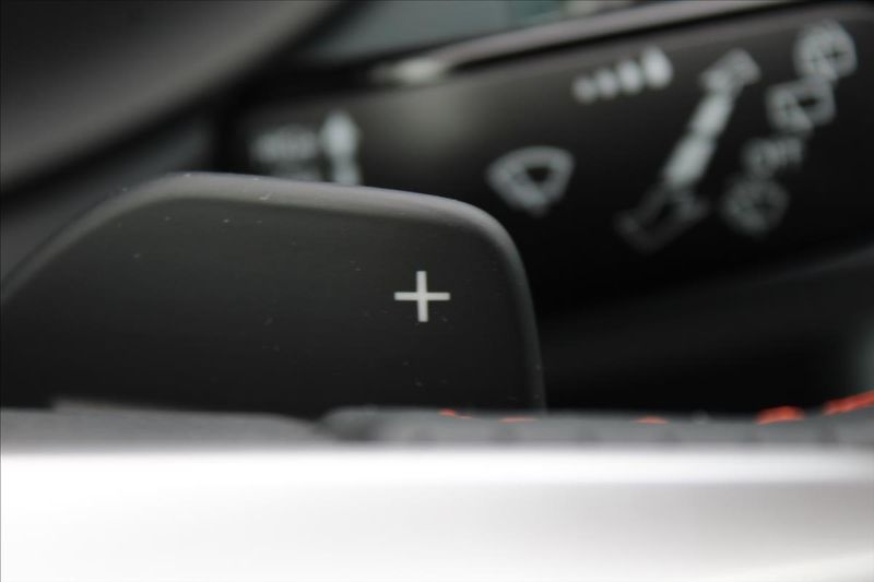 Seat Ateca 2,0 TDI  ČR,1.MAJ,A/T,4x4,FR - fotka 28 z 40