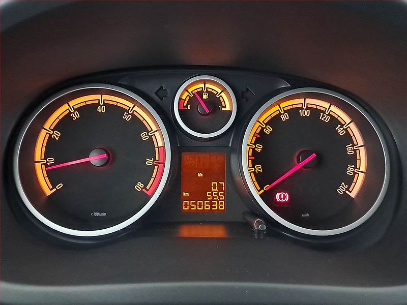 Opel Corsa (2014) 1.2, nová STK, jezdí výborně - fotka 11 z 14