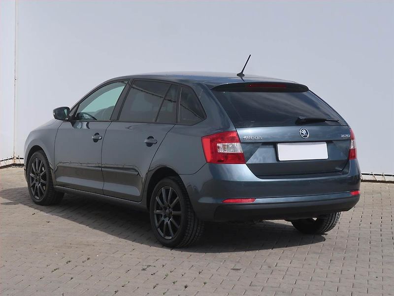 Škoda Rapid (2015) Spaceback 1.6 TDI, Xenony - fotka 4 z 17