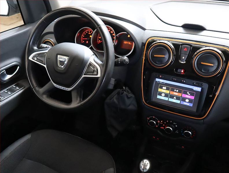 Dacia Lodgy (2017) Stepway 1.6 SCe, 7 míst, ČR - fotka 7 z 23