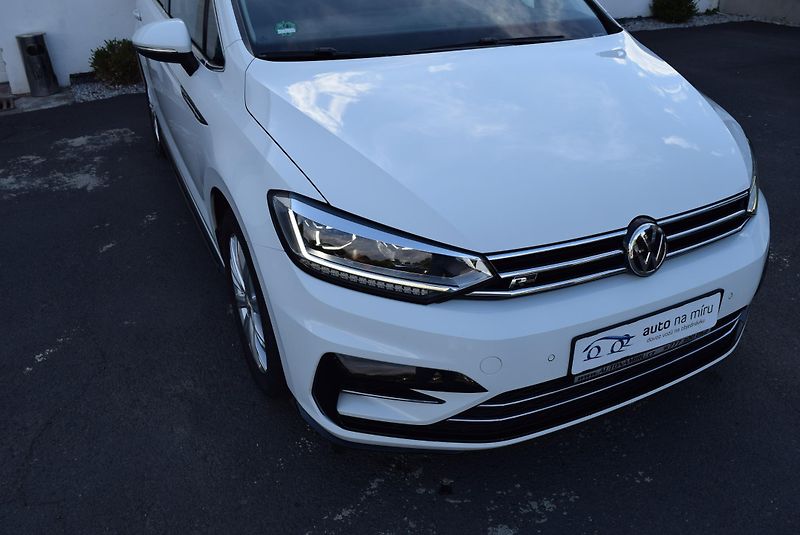 Volkswagen Touran (2018) 1.4TSI 110kw R-line NAVI LED - fotka 4 z 50