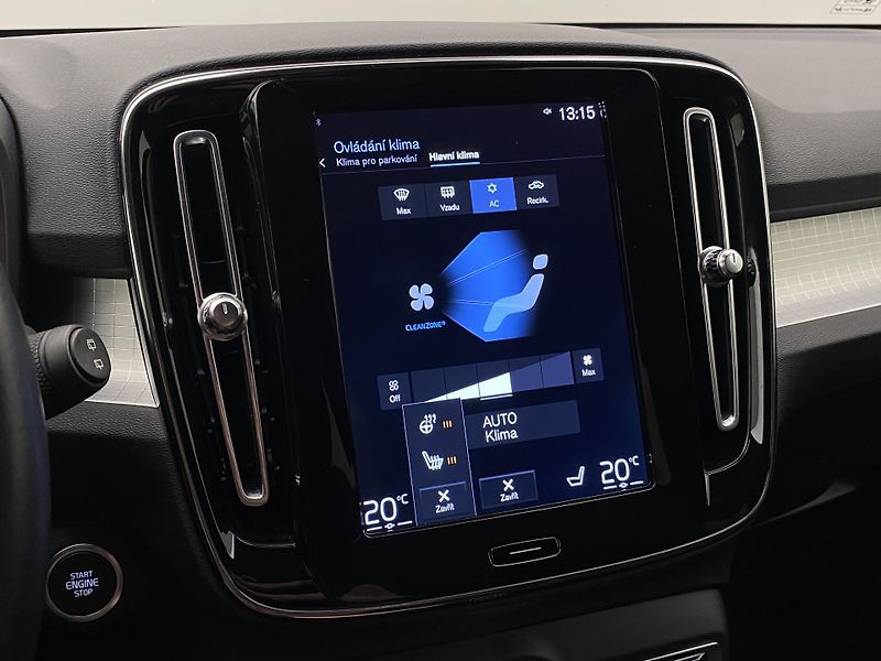 Volvo XC40 D3 AWD MOMENTUM AUT  - fotka 35 z 38