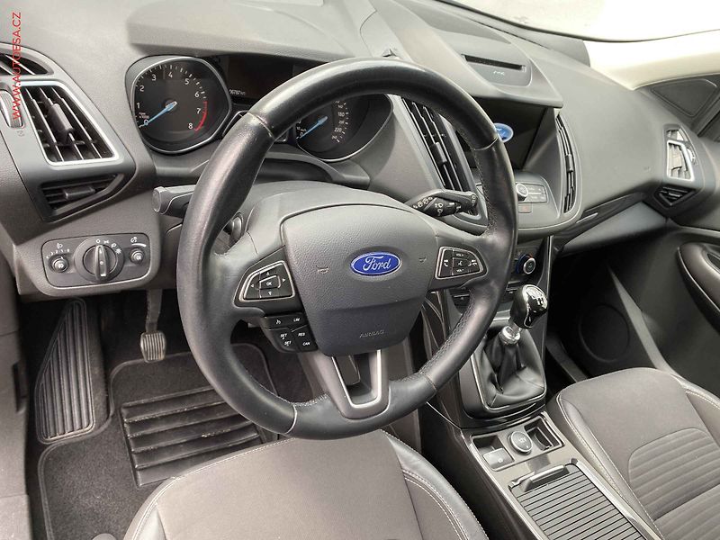 Ford Kuga (2017) 1.5 EB, Titanium, navi - fotka 12 z 16