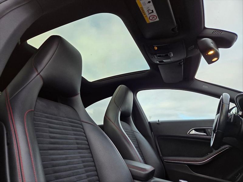 Mercedes-Benz CLA 1,8 100 KW 200 CDi automat - fotka 17 z 26