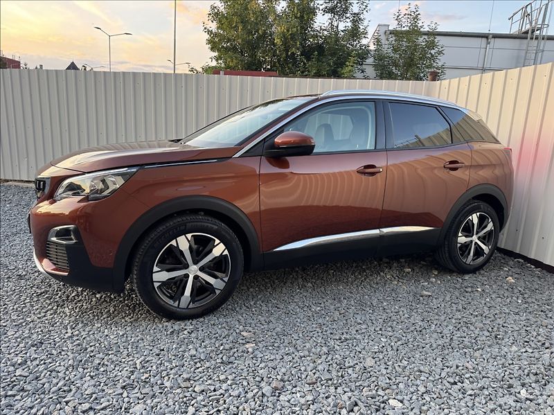 Peugeot 3008 1,2 i ALLURE DPH 1.maj původČR - fotka 3 z 50