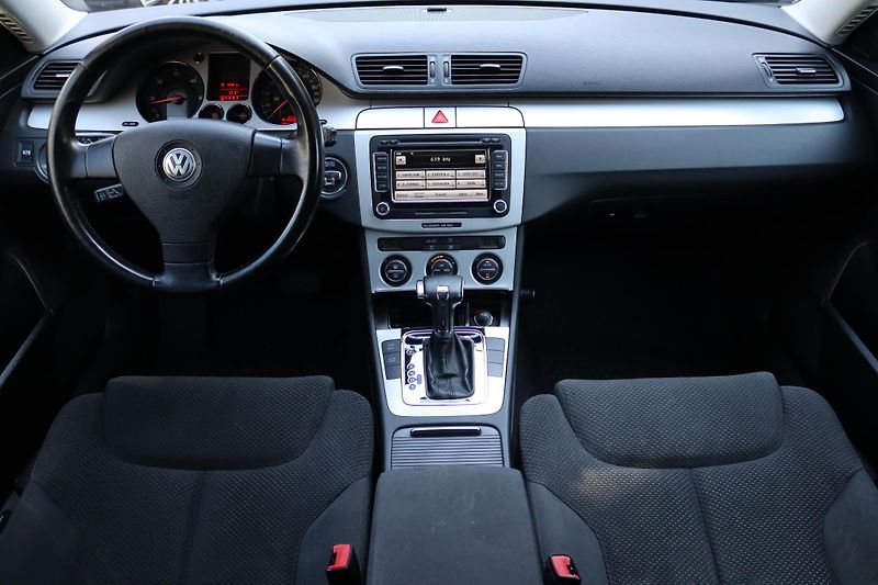 Volkswagen Passat VARIANT 2.0TDI DSG 103kW - fotka 35 z 50