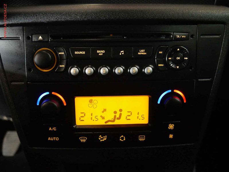 Citroën C4 (2006) 1.6i, AC, temp. - fotka 15 z 18
