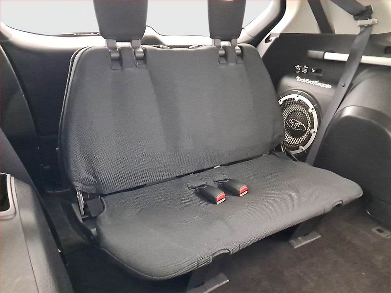 Mitsubishi Outlander (2007) 2.0 DI-D, 4X4, 7 míst - fotka 20 z 20