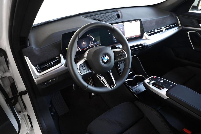 BMW X1 sDrive18d - fotka 2 z 25