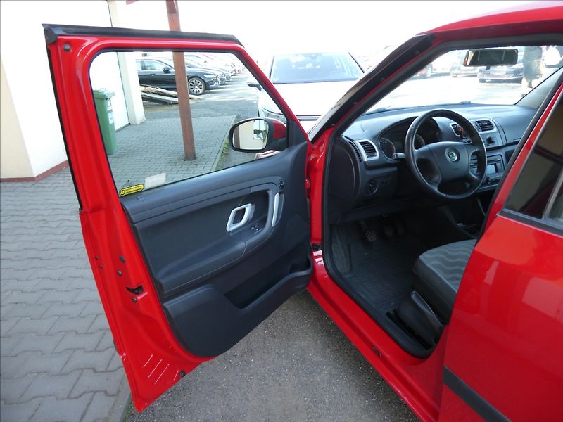 Škoda Fabia 1,2 HTP 2x kola, koupeno v ČR - fotka 15 z 40