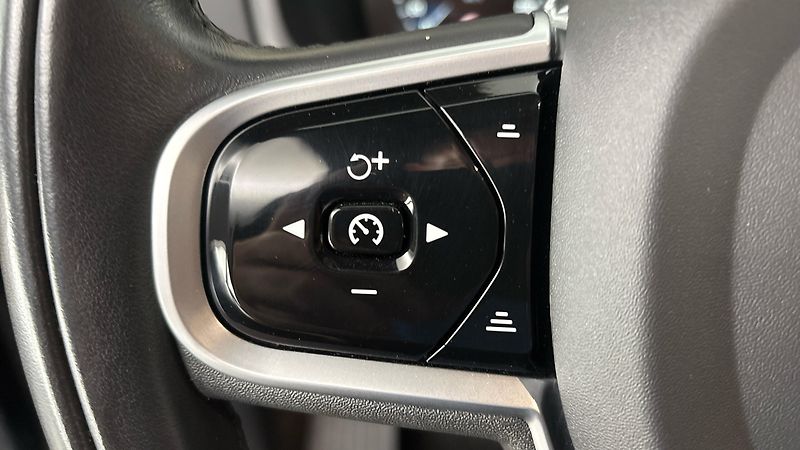 Volvo XC90 2.0 B5 AUT AWD Inscription - fotka 14 z 33