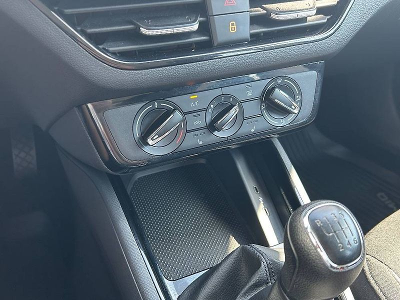 Škoda Kamiq Selection 6MP 1,0TSI - fotka 17 z 23