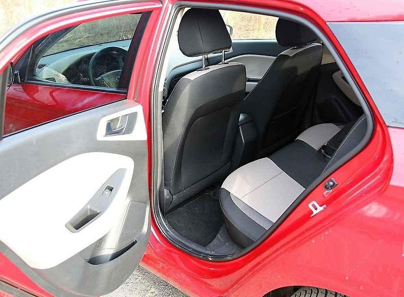 Škoda Fabia a Hyundai i20 (zleva).