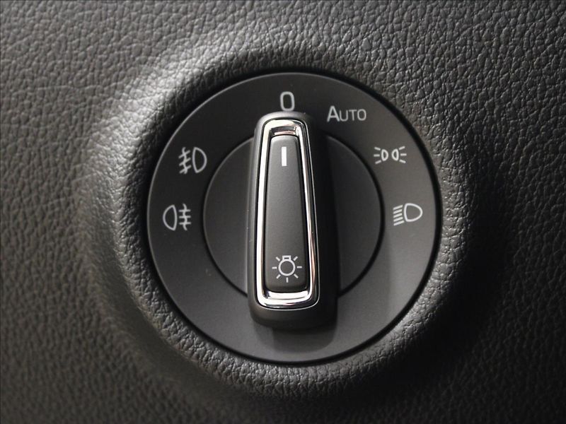 Škoda Superb 1,4 TSI iV DSG Sportline - fotka 16 z 39