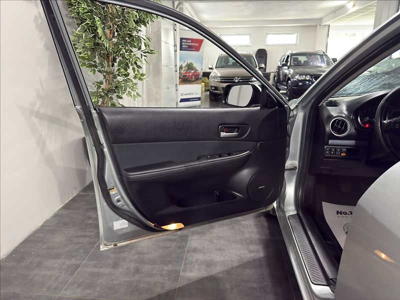 Mazda 6 1,8   i 1.MAJITEL BOSE TAŽNÉ - fotka 6 z 23