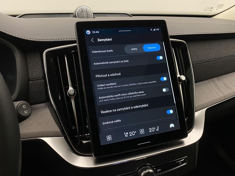 Volvo XC90 T8 AWD RECHARGE ULT REZERVACE - fotka 59 z 68