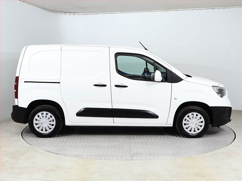 Opel Combo (2020) 1.6 CDTI, ČR, DPH - fotka 6 z 13