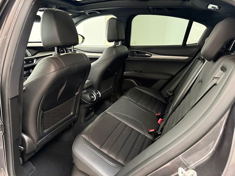 Alfa Romeo Stelvio (2021) 2.2 210 HP Veloce 8AT Q4 - fotka 12 z 30