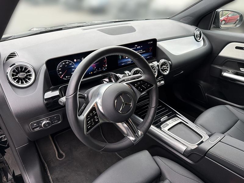 Mercedes-Benz GLA 200d 4MATIC - fotka 9 z 16