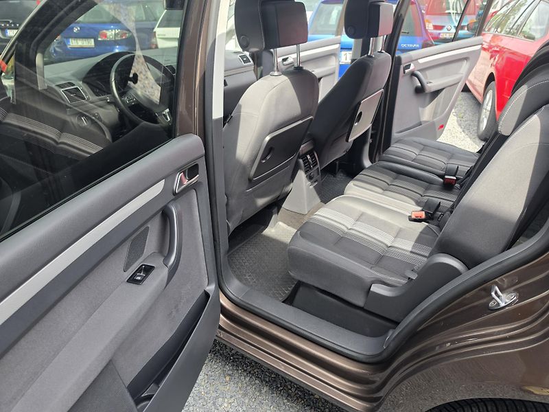 Volkswagen Touran 1.2 TSI 7 Míst Match - fotka 9 z 20