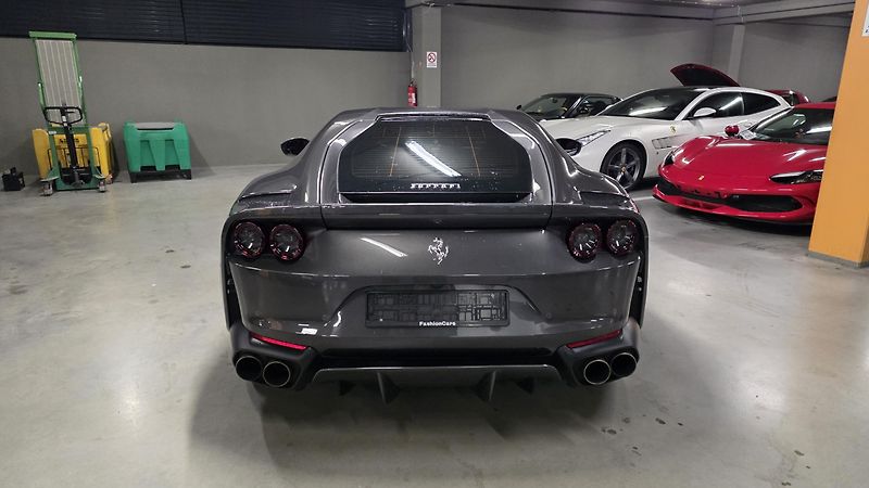 Ferrari 812 (2020) 2roky ZÁRUKA plný SERVIS - fotka 5 z 15