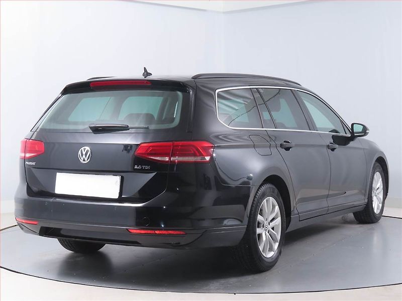 Volkswagen Passat (2015) Comfortline 2.0 TDI, Tempomat - fotka 5 z 16