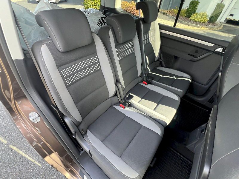 Volkswagen Touran (2013) Comfortline 1.4 TSI 103 kW 6°m - fotka 17 z 30