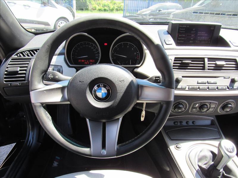BMW Z4 2,5 i 141kW Manuál - fotka 18 z 39