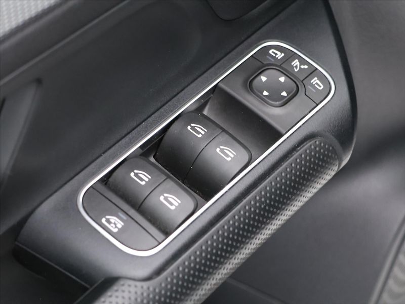Mercedes-Benz Třídy B 1,5 180d 85kW Aut. Led Navi CZ - fotka 12 z 36
