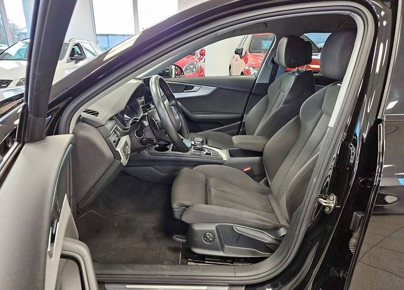 Audi A4 Avant 45 TFSI Quattro Advanced Tažné - fotka 11 z 18