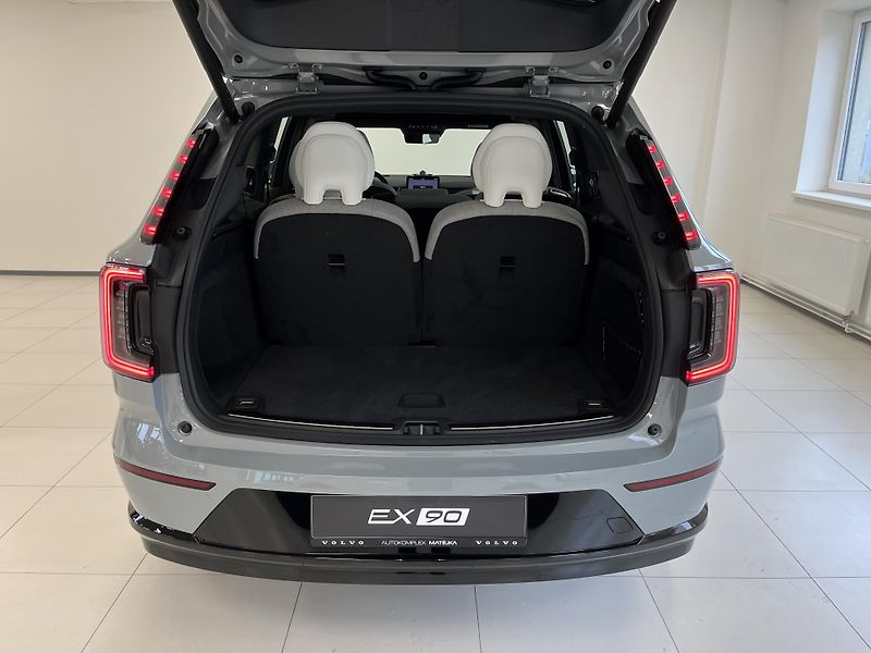 Volvo EX90 (2025) - fotka 7 z 33