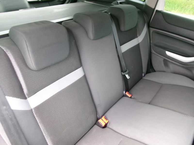 Ford Kuga 2,0TDCi NAVI AC 4x4 - fotka 17 z 27