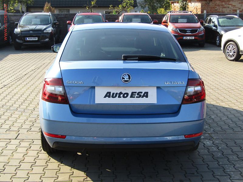 Škoda Octavia (2017) 2.0 TDi, ČR, Style, LED - fotka 5 z 18