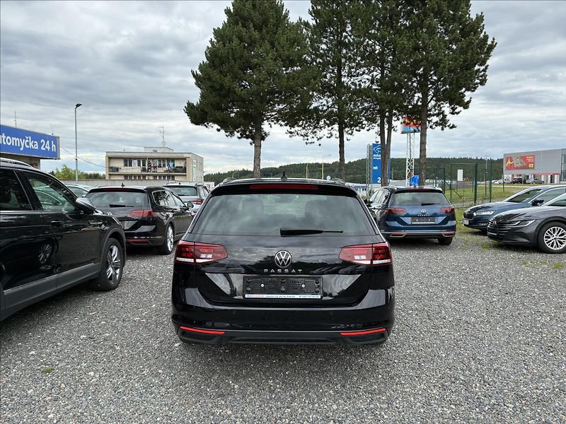 Volkswagen Passat 2,0 PANORAMA,WEBASTO,TAŽNÉ - fotka 5 z 28
