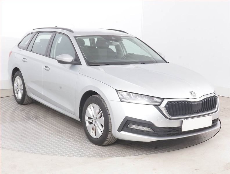 Škoda Octavia (2022) Ambition 2.0 TDI, ČR,1.maj - fotka 1 z 15