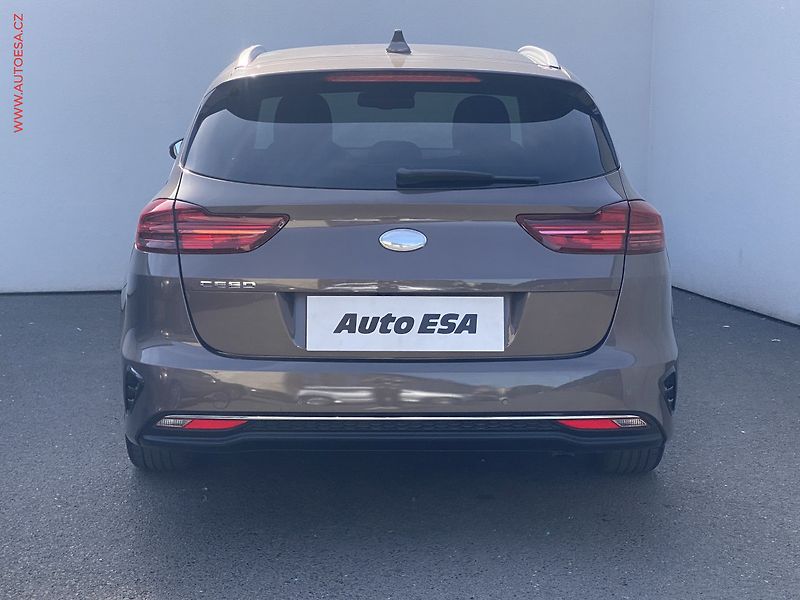 Kia Ceed (2018) 1.4T-GDi, ČR, AT, navi - fotka 5 z 21
