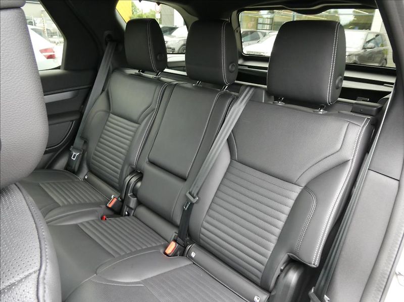 Land Rover Discovery 3,0 D250 R-Dynamic SE 1Maj DPH - fotka 20 z 51