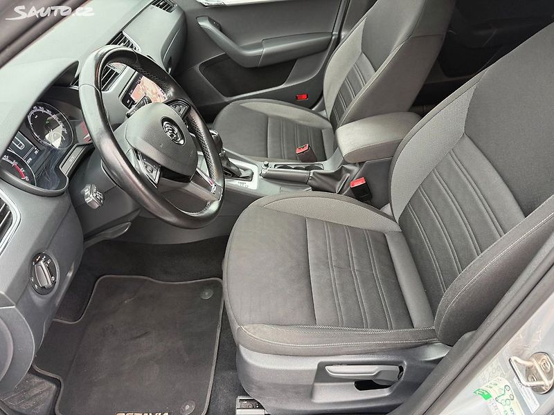 Škoda Octavia 1.6 TDi DSG - fotka 13 z 32