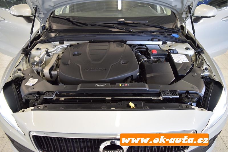 Volvo V60 2.0 D PRAV.SERVIS AUTOMAT 2020 - fotka 57 z 61