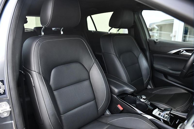 Mercedes-Benz GLA INFINITI QX30 220 CDI 4MATIC  - fotka 15 z 45