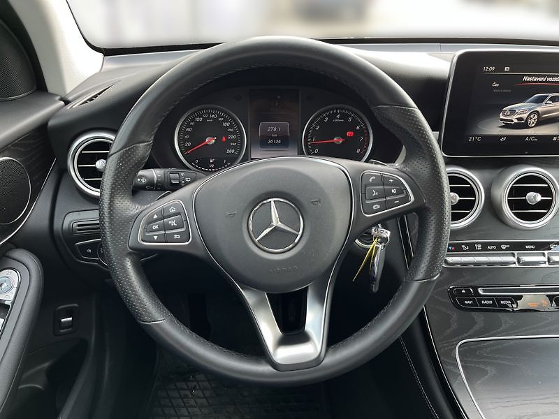 Mercedes-Benz GLC SUV 250 4MATIC 38 000 km - fotka 11 z 21